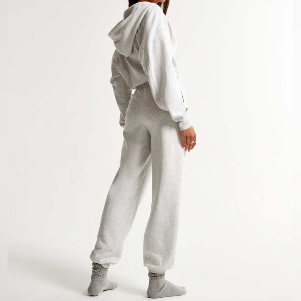 NWT Abercrombie & Fitch Fleece Jumpsuit Gray Zip Up Lounge Set - Picture 2 of 4